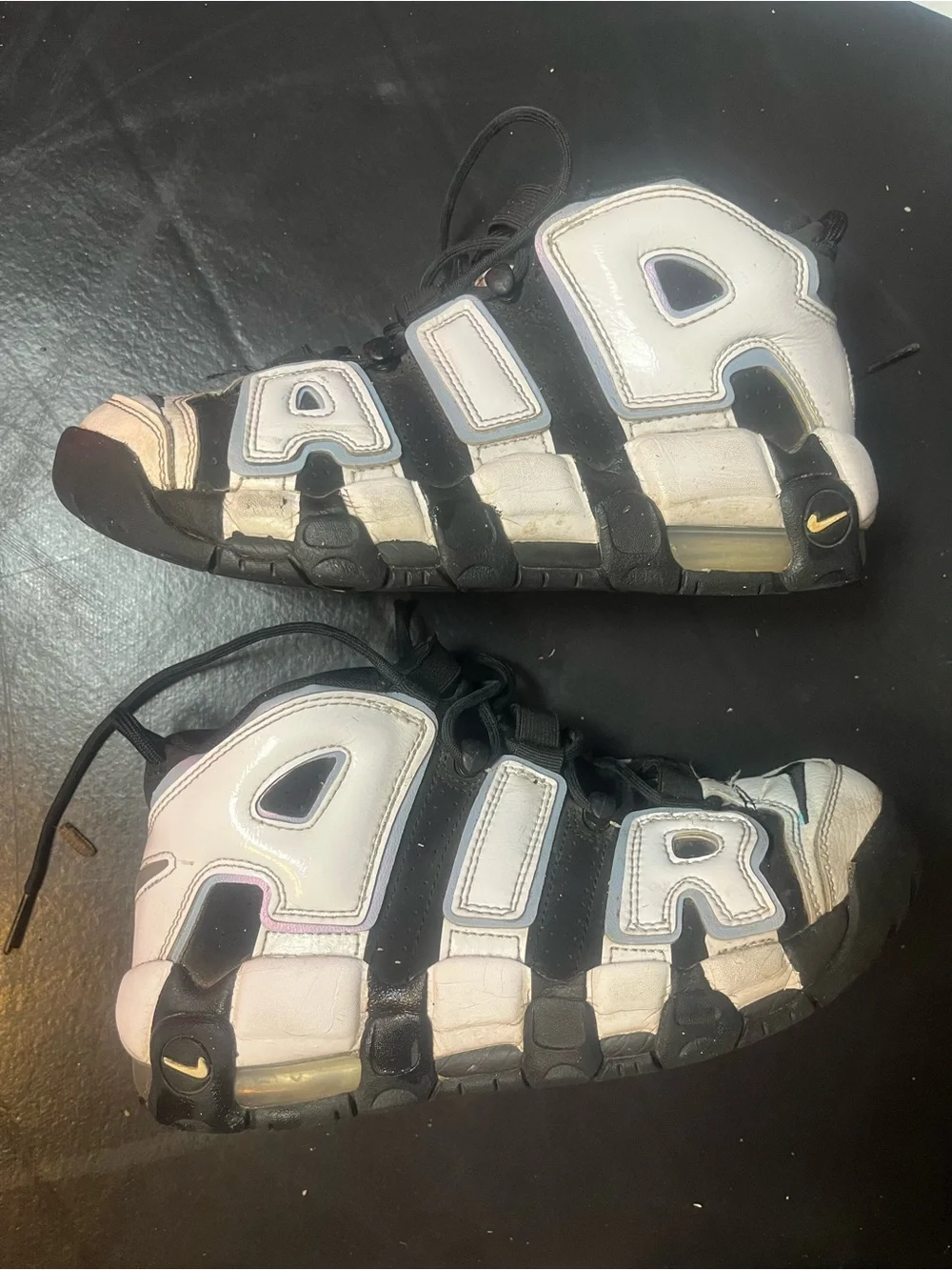 Boys Size 5Y Nike Air More Uptempo basketball sneakers